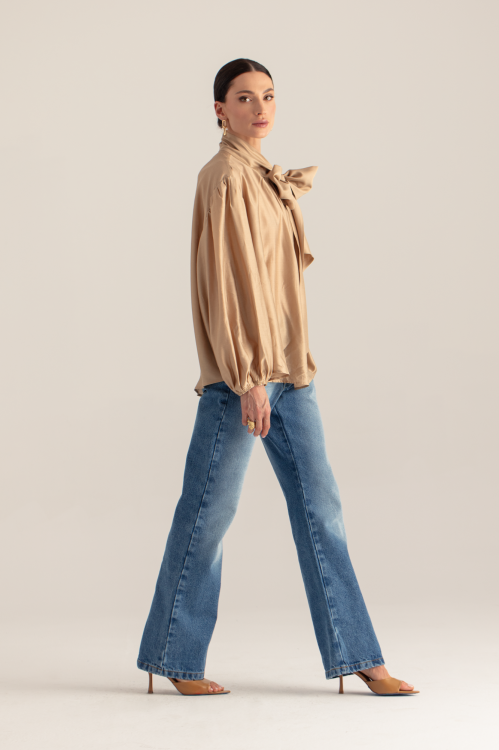 Bluzka Adele bezowa – widok z boku – styl boho – ANA atelier