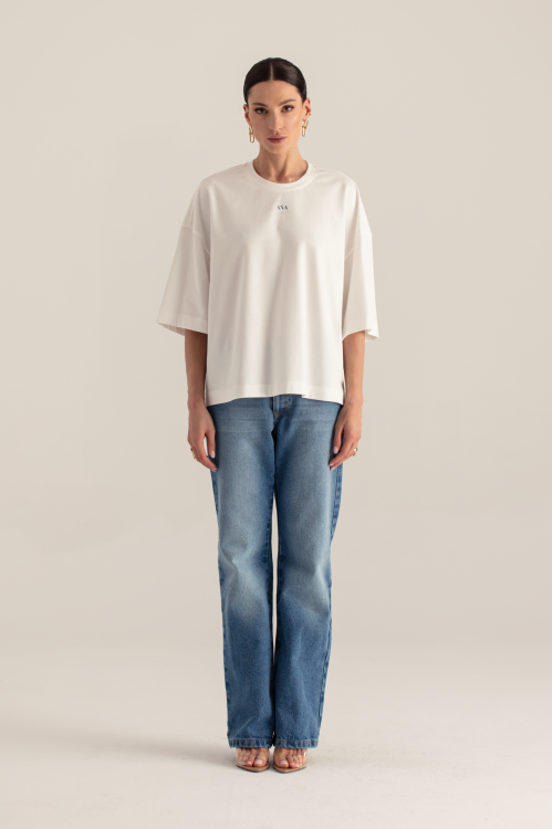T-shirt bellen black - przod -modelka cala- ANA atelier